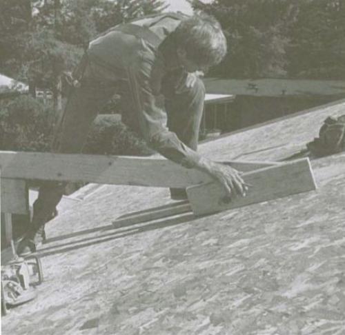 Как соединить две двускатные крыши. Как соединить ломаную крышу пристройки к дому 11