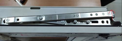 Как отремонтировать заклинившую ручку пластикового окна. Что делать, если не закрывается или не открывается пластиковое окно из режима проветривания? 04