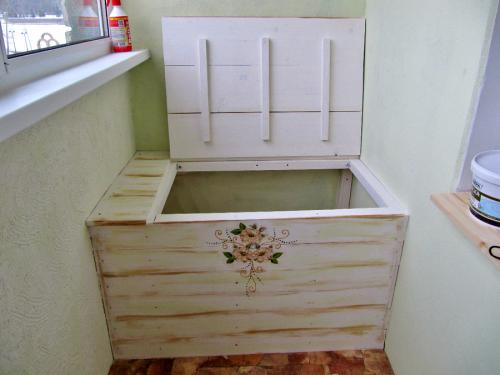 Морозильник на балконе зимой до какой температуры. Особенности работы морозильной камеры на балконе зимой 16 Морозильник на балконе зимой до какой температуры. Особенности работы морозильной камеры на балконе зимой 16