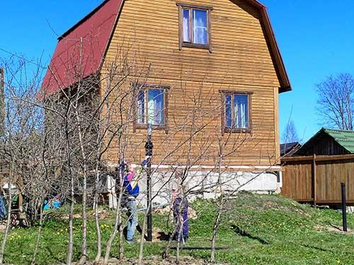 Пристройка к дому с ломаной крышей фото