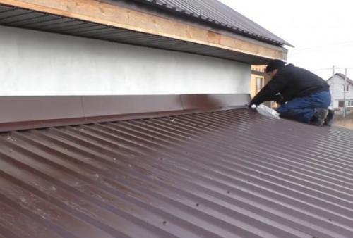 Узел плоской кровли без парапета. Конструктивные соединения и их значение