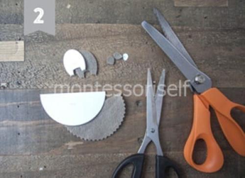 Как сделать ежика из еловых шишек и пластилина. Как сделать ежика из шишек: мастер-класс с пошаговым фото