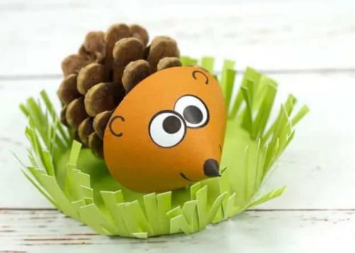 Ежик из еловых шишек. Ежик из еловых и сосновых шишек —, как сделать поделку в детский сад или школу. Мастер-классы и идеи
