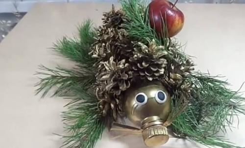 Ежик из бутылки и шишек. Ежик из шишек и пластиковой бутылки: большой и маленький (2 мастер класса)