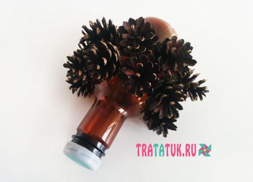 Забавный ежик из шишек и пластиковой бутылки: пошаговая инструкция