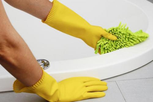 Как очистить ванну от застарелого налета. Универсальная обработка чугунной ванны и акриловой