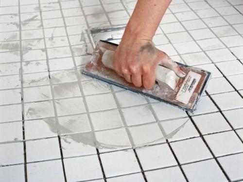 Как отмыть плитку на полу от въевшейся грязи. Как отмыть плитку: 10 самых эффективных способов очистки плитки домашними и профессиональными средствами от въевшейся грязи