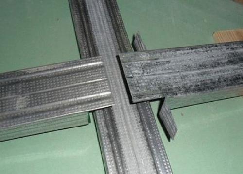 Какие инструменты и материалы необходимы для монтажа металлопрофиля. Монтажные работы