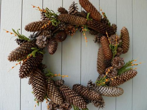 Поделка ежик из шишки. Мастер-класс по изготовлению поделки из шишек «Волшебный ёжик» 25