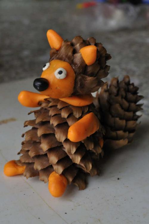 Ежик из еловых шишек. Из еловой шишки 30