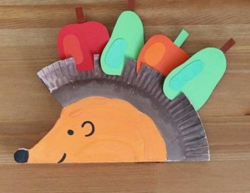 Ежик из шишек и пластилина. Как сделать ежика из еловых шишек и пластилина, пластиковых бутылок или природного мастериала