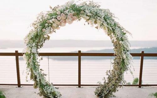 Свадебная арка для выездной регистрации. Как выбрать? 04
