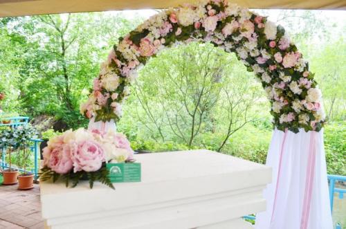 Арка на свадьбу из цветов. Свадебная арка: 73 фото лучших вариантов дизайна для идеальной совремненой свадьбы