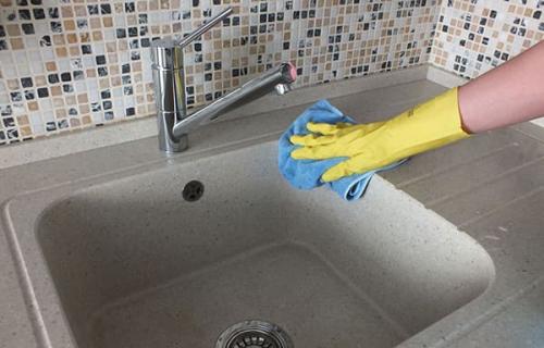 Как отмыть раковину от желтизны. Чем отмыть керамическую раковину: способы очищения большой «грязнули»