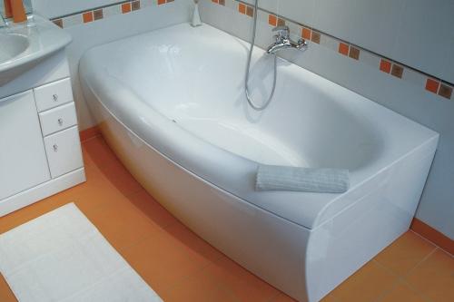 Можно ли мыть акриловую ванну Доместосом