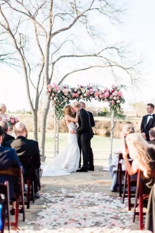 Свадебная арка своими руками из дерева. Свадебная арка: 30 идей, как украсить арку из дерева