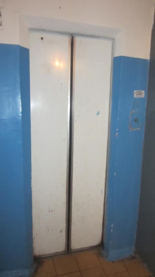 Жильцы 1 3 этажей имеют право не оплачивать услугу пользования лифтом. Могут ли жильцы первых этажей не платить за лифт?..