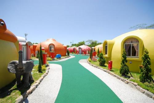 Купольный дом из пенопласта.  Супер лёгкий материал.