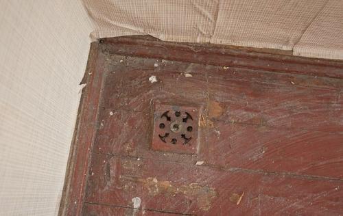 Вентиляция в полу в старых домах. Как устроена вентиляция пола в старых домах с деревянным полом на лагах, где приток и отток воздуха?