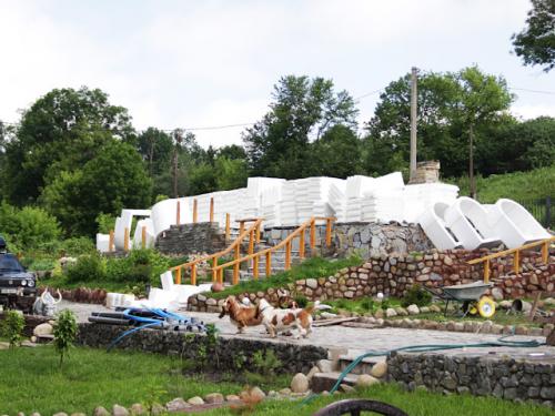 Дом из пенополистирола своими руками. Технология малобюджетного строительства: домик-шатёр из пенополистирола