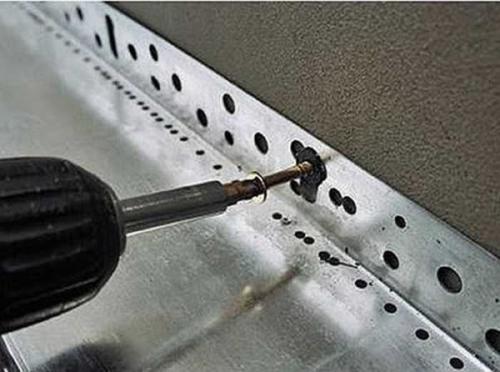 Утепление дома пенопластом пошагово. Отделка подоконников, откосов, отлива