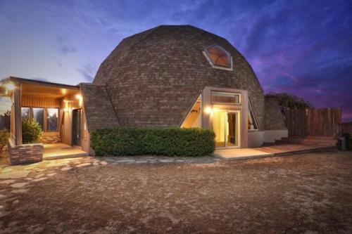 Купольный дом из пенопласта.  Что же это такое – японский жилой дом, построенный из пенопласта