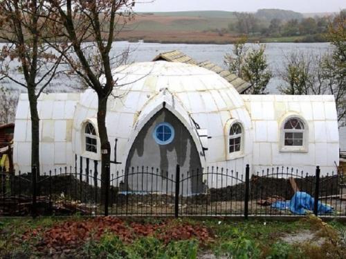 Купольный дом из пенопласта.  Что же это такое – японский жилой дом, построенный из пенопласта