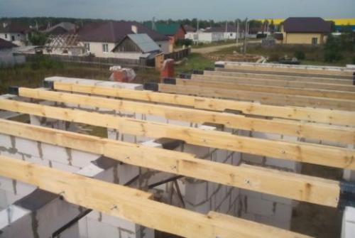 Как правильно монтировать деревянные перекрытия в доме из газобетона. Устройство деревянного перекрытия в доме из газобетона