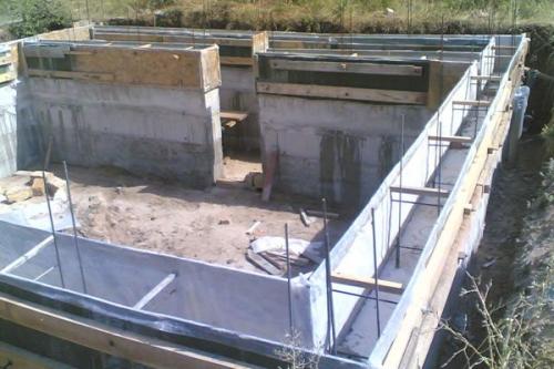 Как вырыть подвал в замкнутом периметре ленточного.. Как сделать подвал в доме с ленточным фундаментом