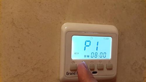 Как регулировать температуру в помещении при использовании водяного тёплого пола. Способы выполнения настройки