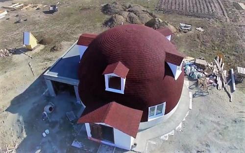 Какие материалы необходимы для строительства купольного дома с ангарами. Примеры и разновидности купольных конструкций