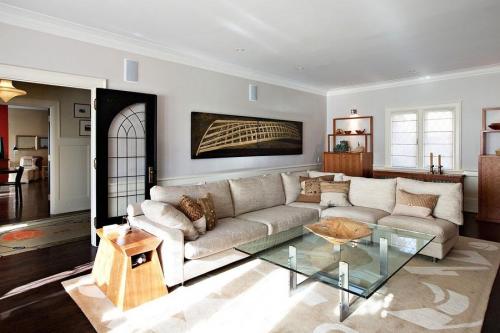 Правила расстановки мебели в гостиной. Правильная расстановка мебели в гостиной