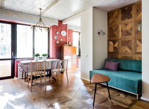 Мягкая мебель для маленького зала. Виды диванов