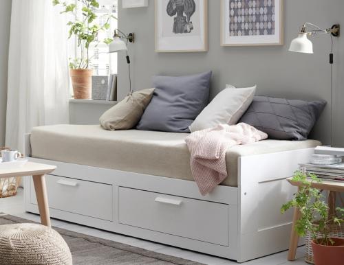 Мягкая мебель для маленького зала. Виды диванов