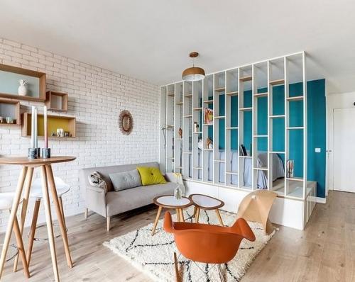 Как расположить диван в гостиной. Несколько правил и советов