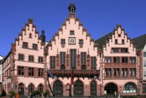 Как зашить фронтон двускатной крыши. Что такое фронтон? Общая информация о его устойстве