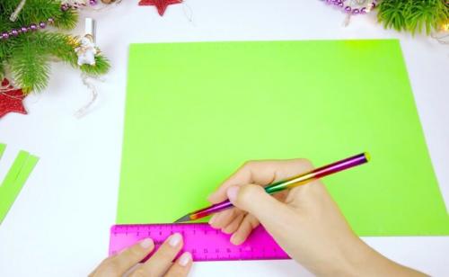 Что можно сделать из бумаги для поделки на Новый год 2024. Поделка «Ёлочка» из бумаги на Новый год своими руками