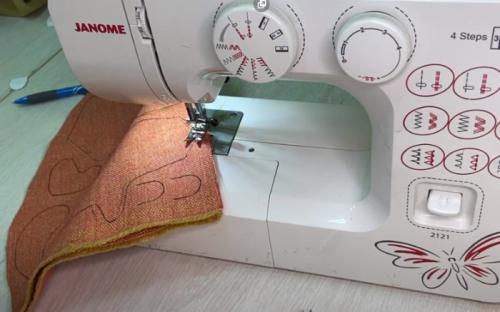 Новогодние игрушки своими руками 2022. Из ткани