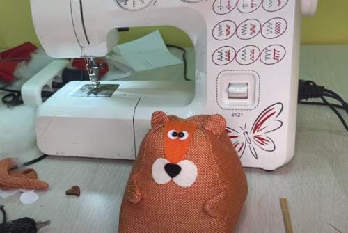 Новогодние игрушки своими руками 2022. Из ткани