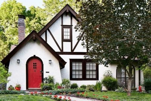 Как оформить фронтон дома. С немецким колоритом: красивые фронтоны фахверковых домов