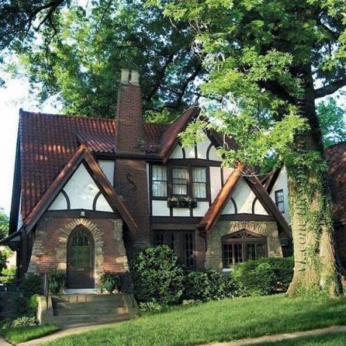 Как оформить фронтон дома. С немецким колоритом: красивые фронтоны фахверковых домов