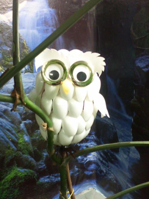 Как вырезать бутылки для создания филина. Украшения для совы