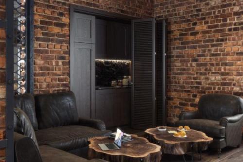 Обои под кирпич в прихожей. Обои под кирпич в разных стилях