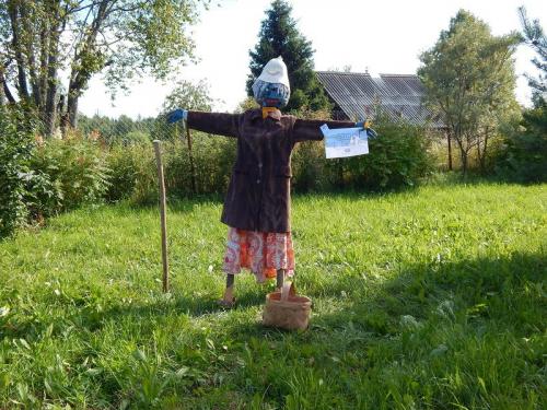 Огородное пугало картинки. Украшаем земельный участок самостоятельно