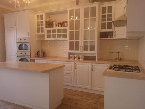 Белый декоративный кирпич в интерьере кухни. Плюсы и минусы кирпича в интерьере кухни