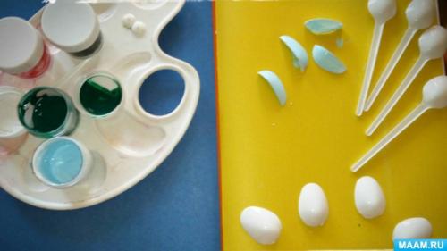 Как можно найти инструкции по созданию совы из пластиковых ложек. Мастер-класс по изготовлению поделок из пластиковых ложек «Насекомые»