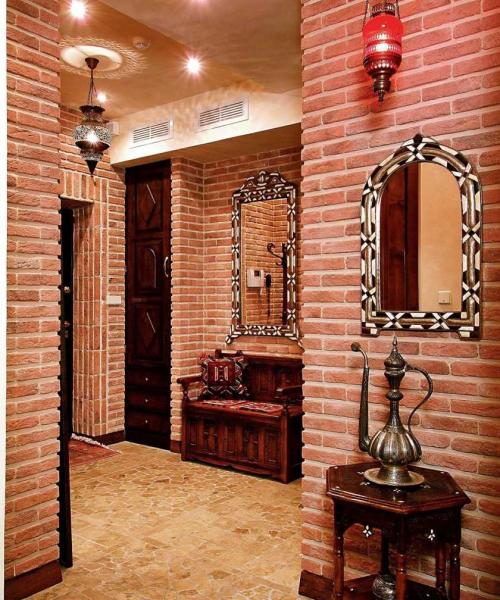 Отделка прихожей под кирпич. Кирпич в прихожей — обзор лучших идей оформления и сочетания интерьера прихожей с кирпичными стенами