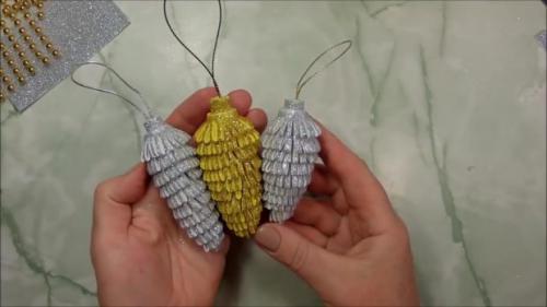 Новогодние игрушки из фоамирана. Интересные поделки на Новый год 2021 из фоамирана своими руками