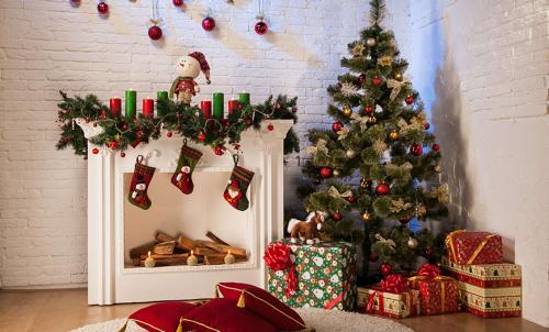 Новогодние украшения. Как украсить квартиру к Новому 2022: актуальные советы и креативные идеи