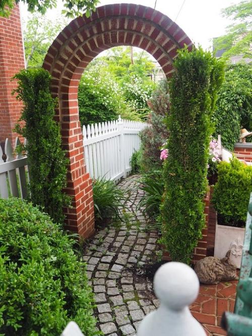 Какие материалы можно использовать для создания арки для цветов. Материал для арок